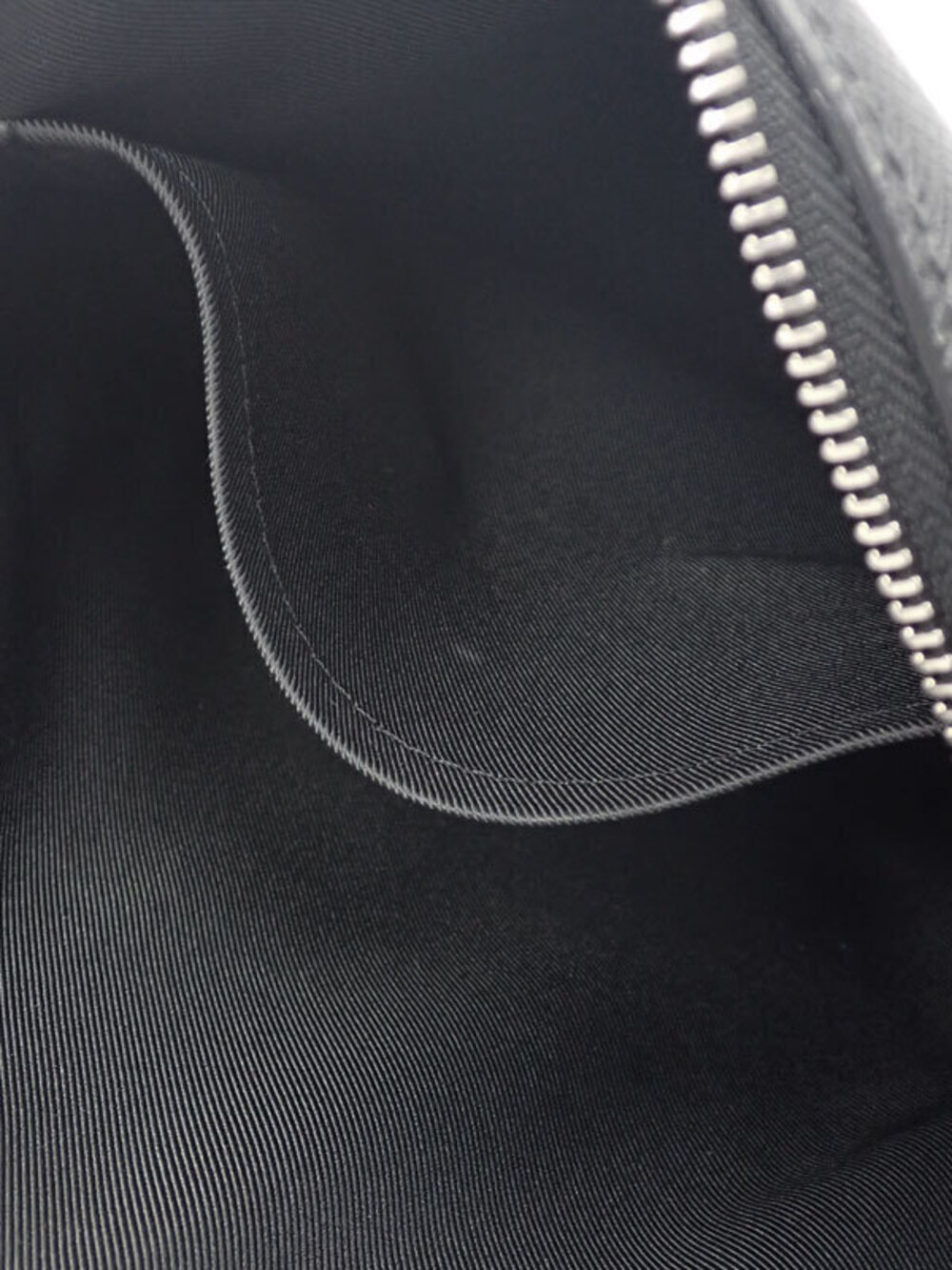 Louis Vuitton Taiga Pochette Grigori Shoulder Bag - Picture 9 of 9